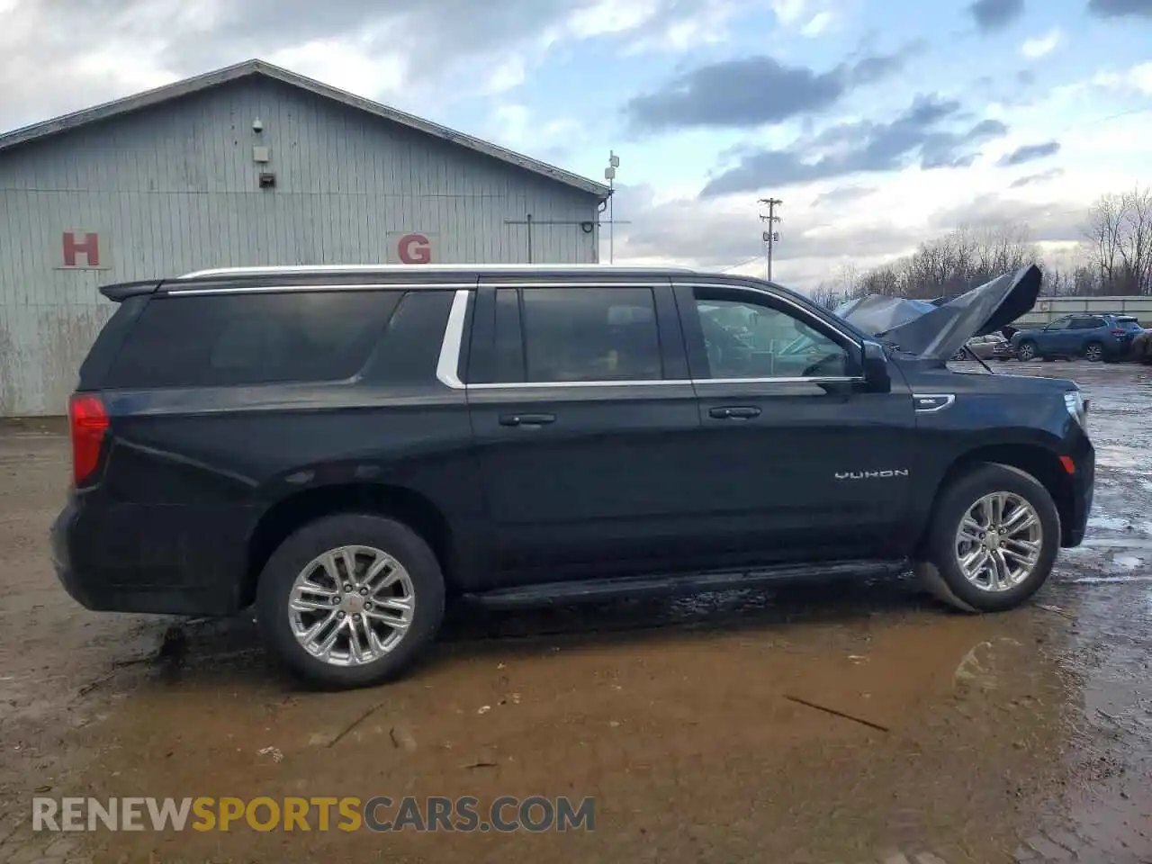 3 Photograph of a damaged car 1GKS2FKD8PR337726 GMC YUKON 2023