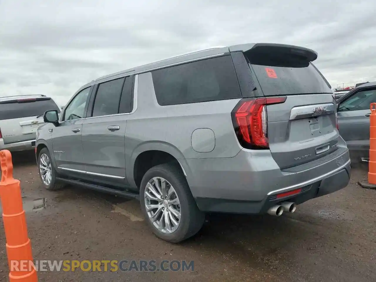 2 Photograph of a damaged car 1GKS2JKL3PR371535 GMC YUKON 2023