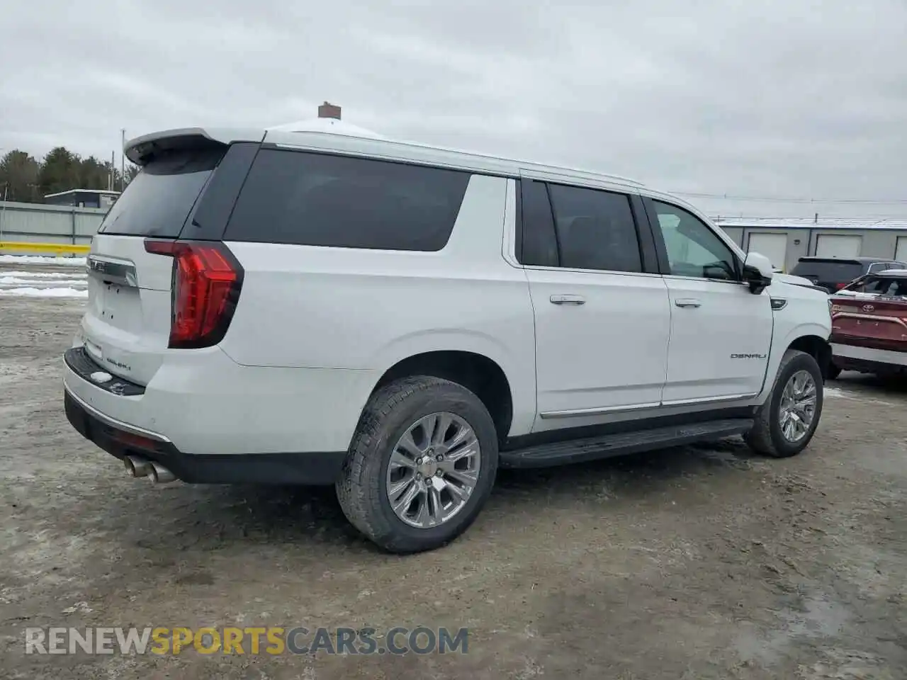 3 Photograph of a damaged car 1GKS2JKL6PR157560 GMC YUKON 2023