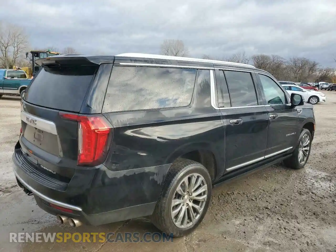 3 Photograph of a damaged car 1GKS2JKL6PR175220 GMC YUKON 2023
