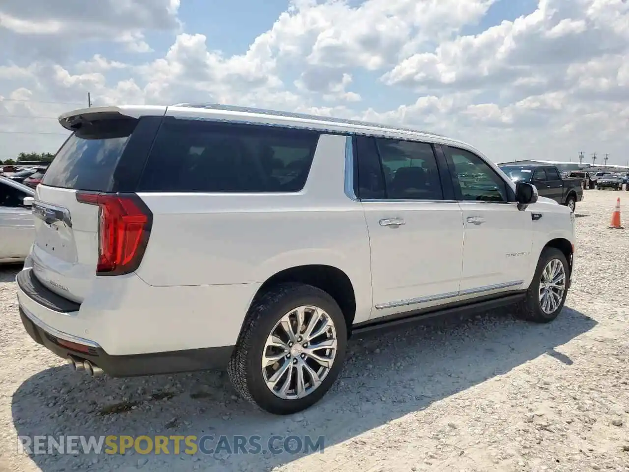 3 Photograph of a damaged car 1GKS2JKL8PR295181 GMC YUKON 2023