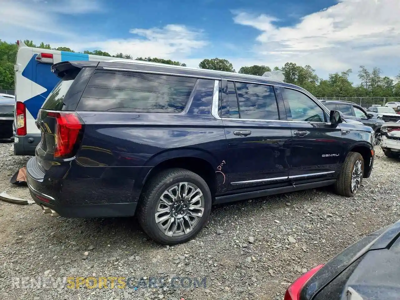 3 fotografías del automóvil dañado 1GKS2KKL9PR333555 GMC YUKON 2023