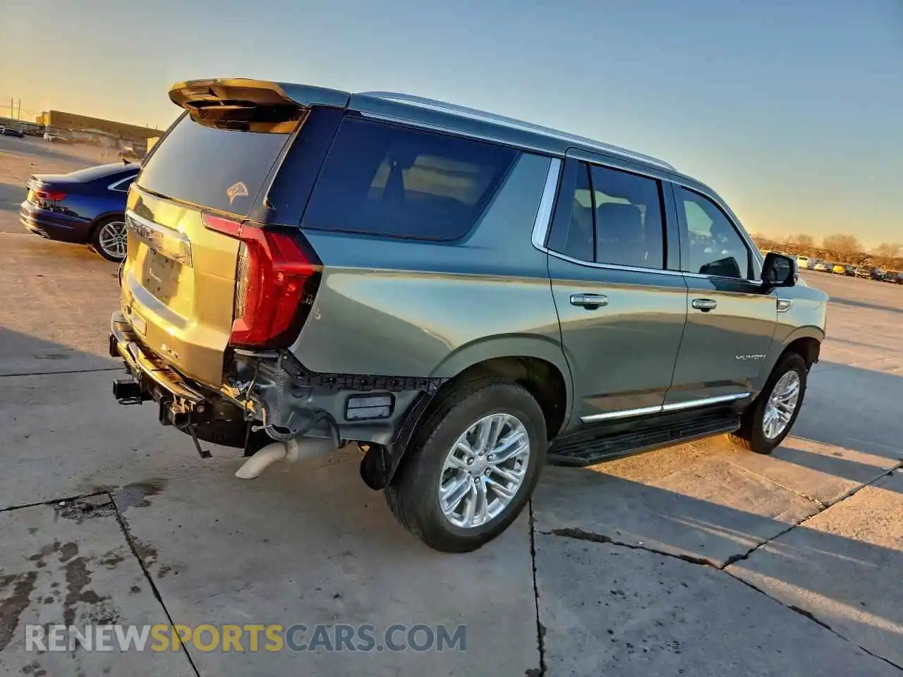3 Photograph of a damaged car 1GKS2BKD2RR264591 GMC YUKON 2024