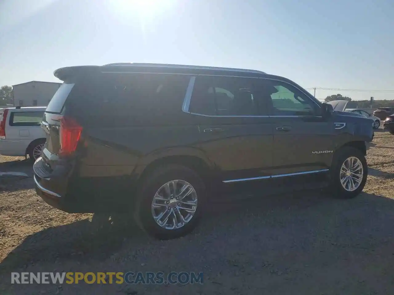 3 Photograph of a damaged car 1GKS2BKD6RR341365 GMC YUKON 2024