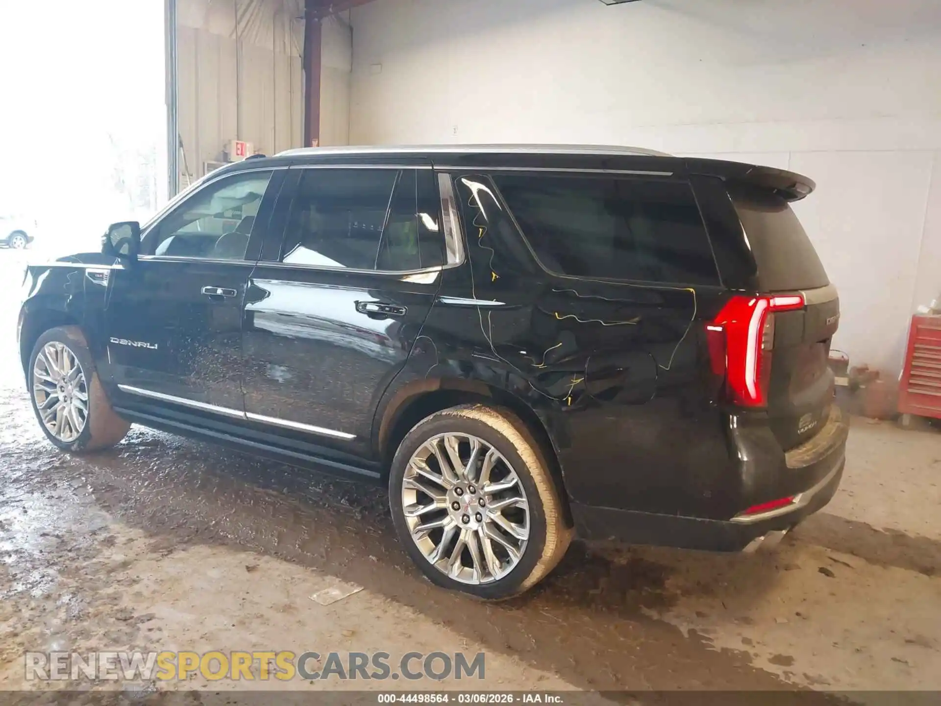 3 Фотография поврежденного автомобиля 1GKS2DRL5SR332977 GMC YUKON 2025