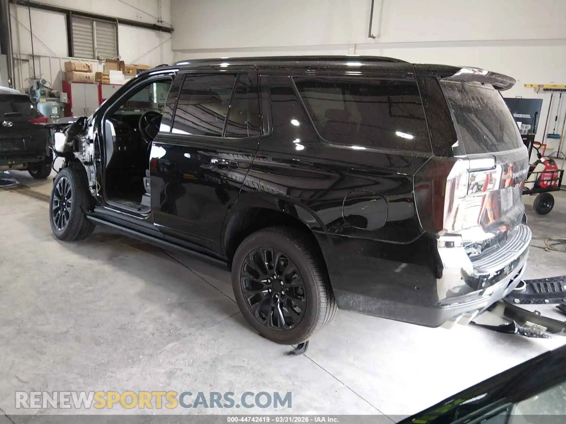 3 Фотография поврежденного автомобиля 1GKS2DRL6SR298760 GMC YUKON 2025
