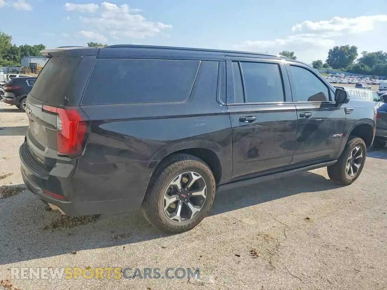 3 Фотография поврежденного автомобиля 1GKS2HRL3SR226826 GMC YUKON 2025
