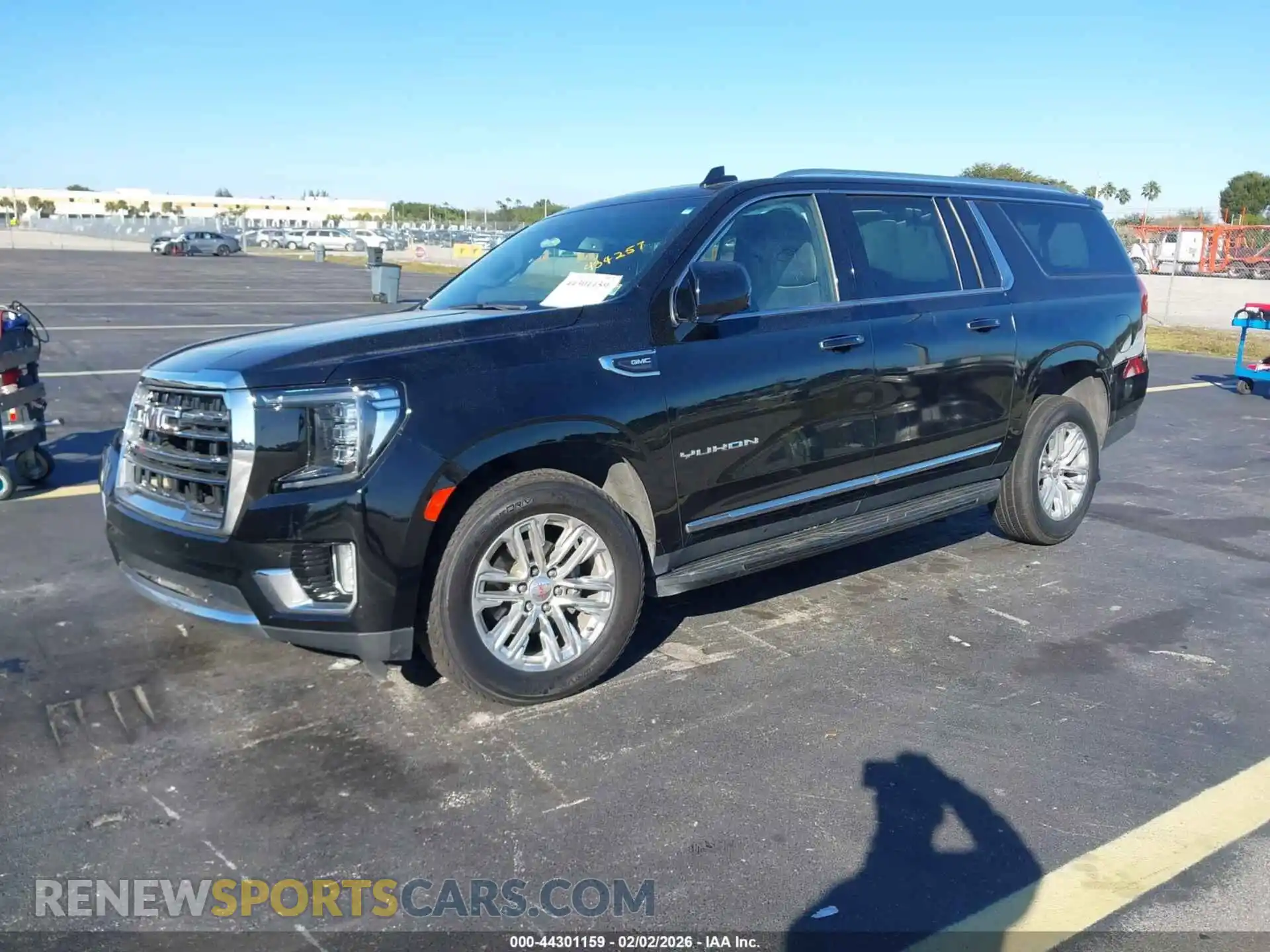 2 Photograph of a damaged car 1GKS2GKD0NR307574 GMC YUKON XL 2022