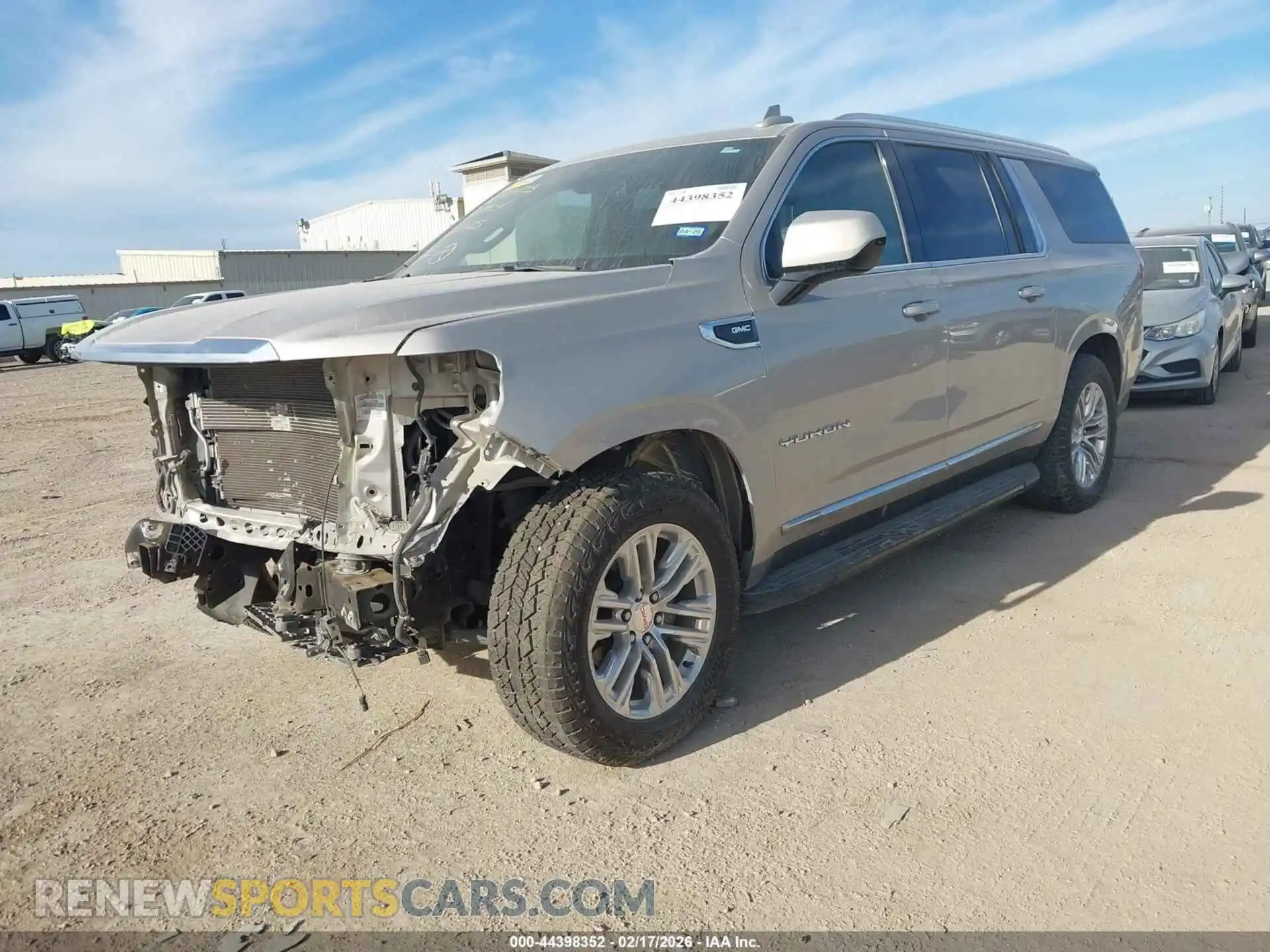 2 Photograph of a damaged car 1GKS2GKD0NR309924 GMC YUKON XL 2022