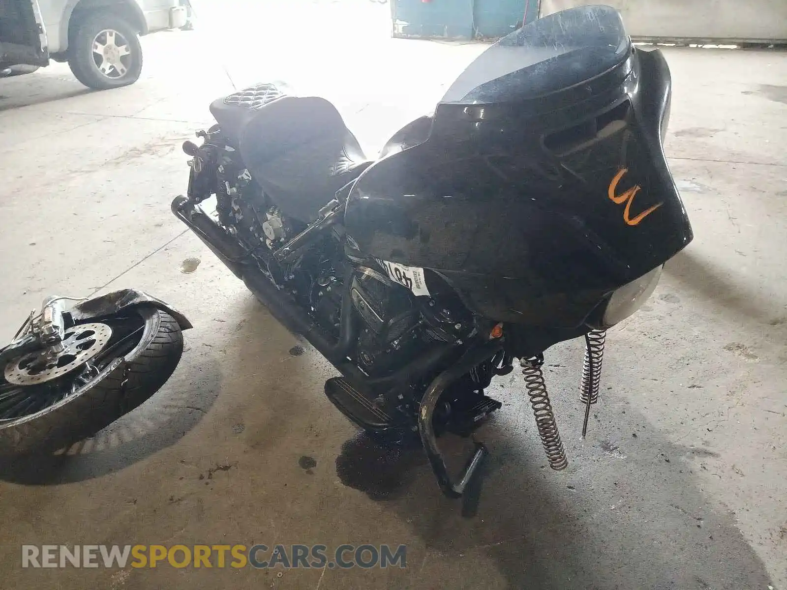 1 Photograph of a damaged car 1HD1KRP13KB681228 HARLEY-DAVIDSON FLHXS 2019