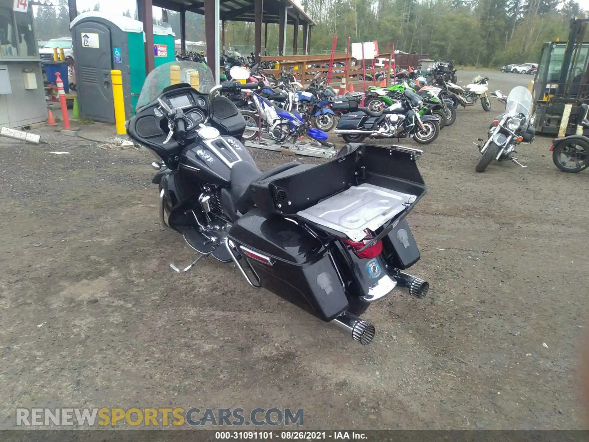 3 Фотография поврежденного автомобиля 1HD1KGD1XHB696472 HARLEY-DAVIDSON FLTRU 2017
