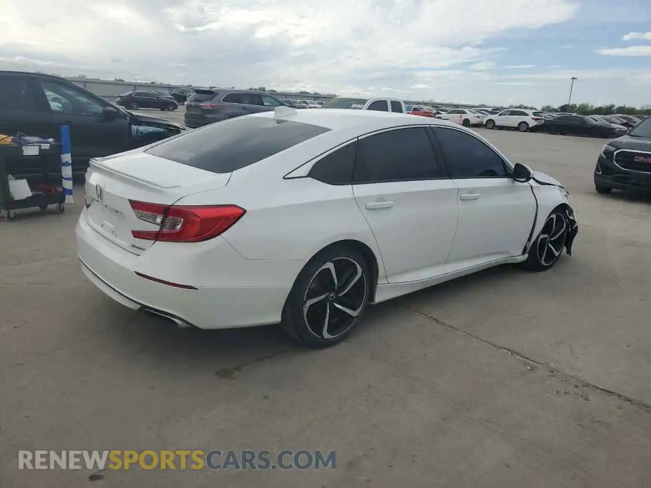 3 Photograph of a damaged car 1HGCV1F33KA031313 HONDA ACCORD 2019