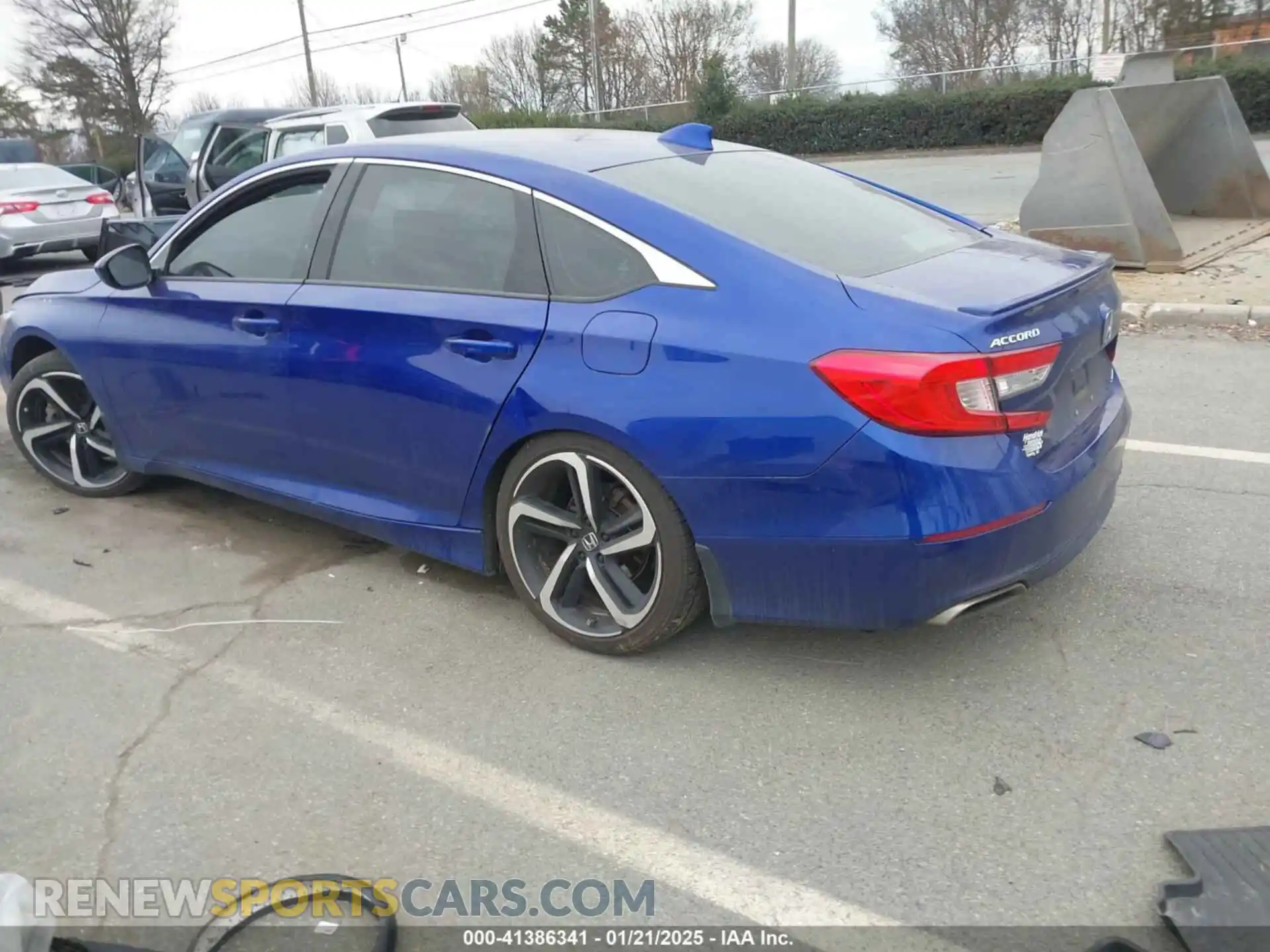 3 Photograph of a damaged car 1HGCV1F3XKA139735 HONDA ACCORD 2019