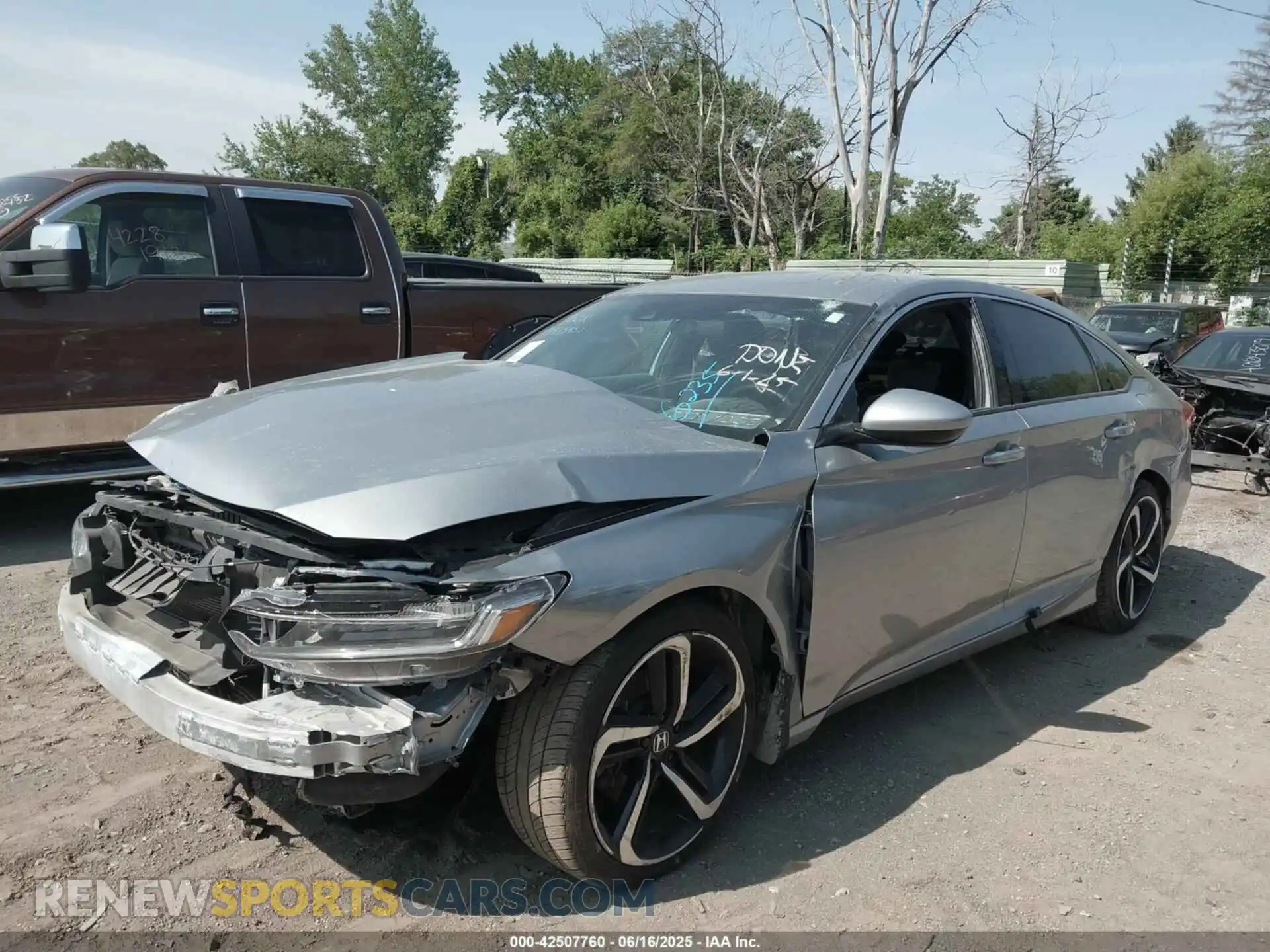2 Фотография поврежденного автомобиля 1HGCV1F3XKA176235 HONDA ACCORD 2019