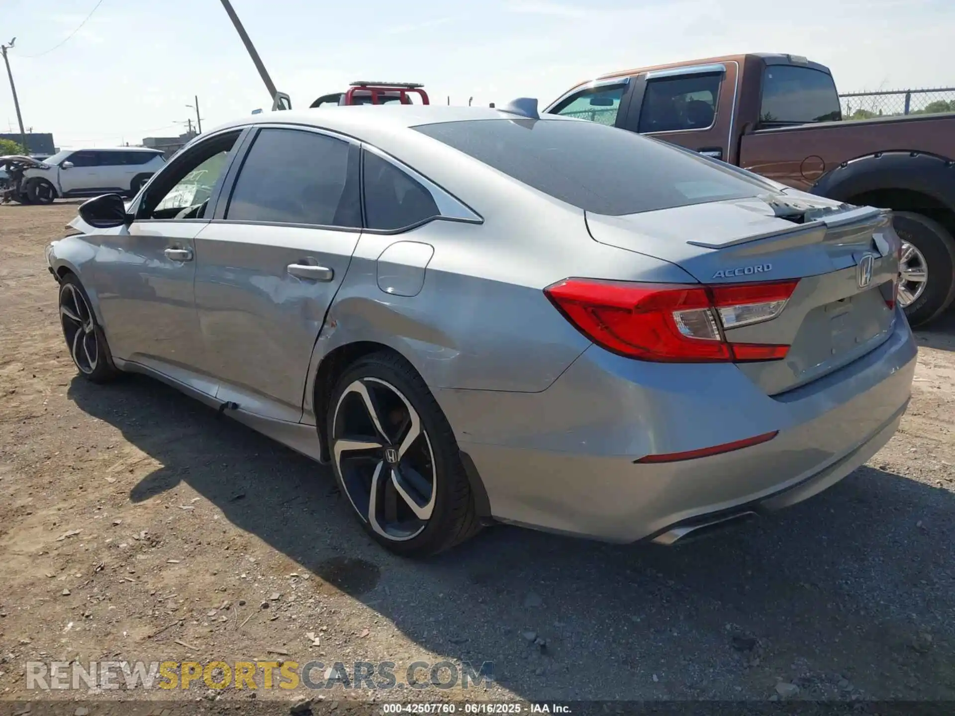 3 Фотография поврежденного автомобиля 1HGCV1F3XKA176235 HONDA ACCORD 2019