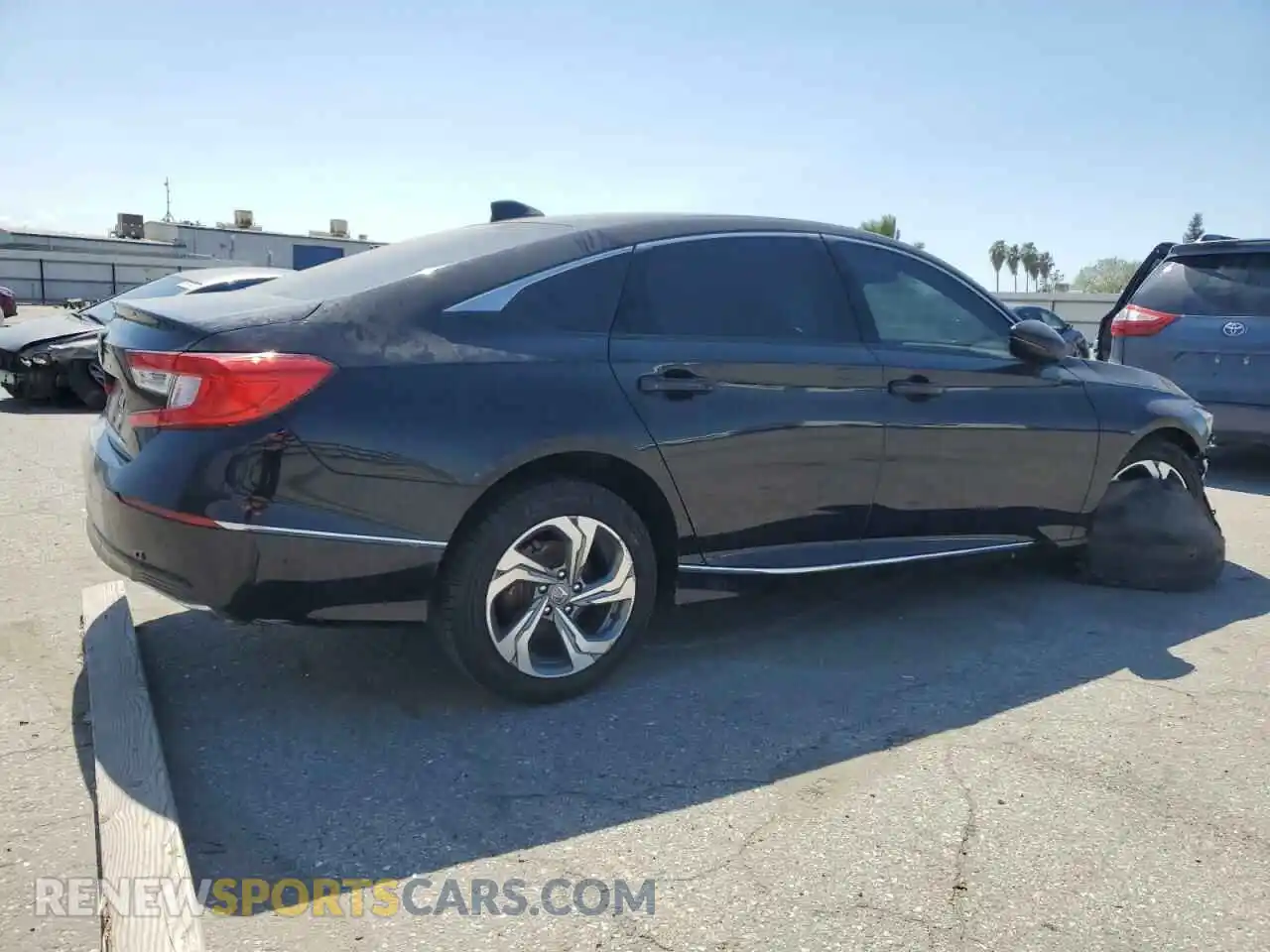 3 Photograph of a damaged car 1HGCV1F58KA032880 HONDA ACCORD 2019