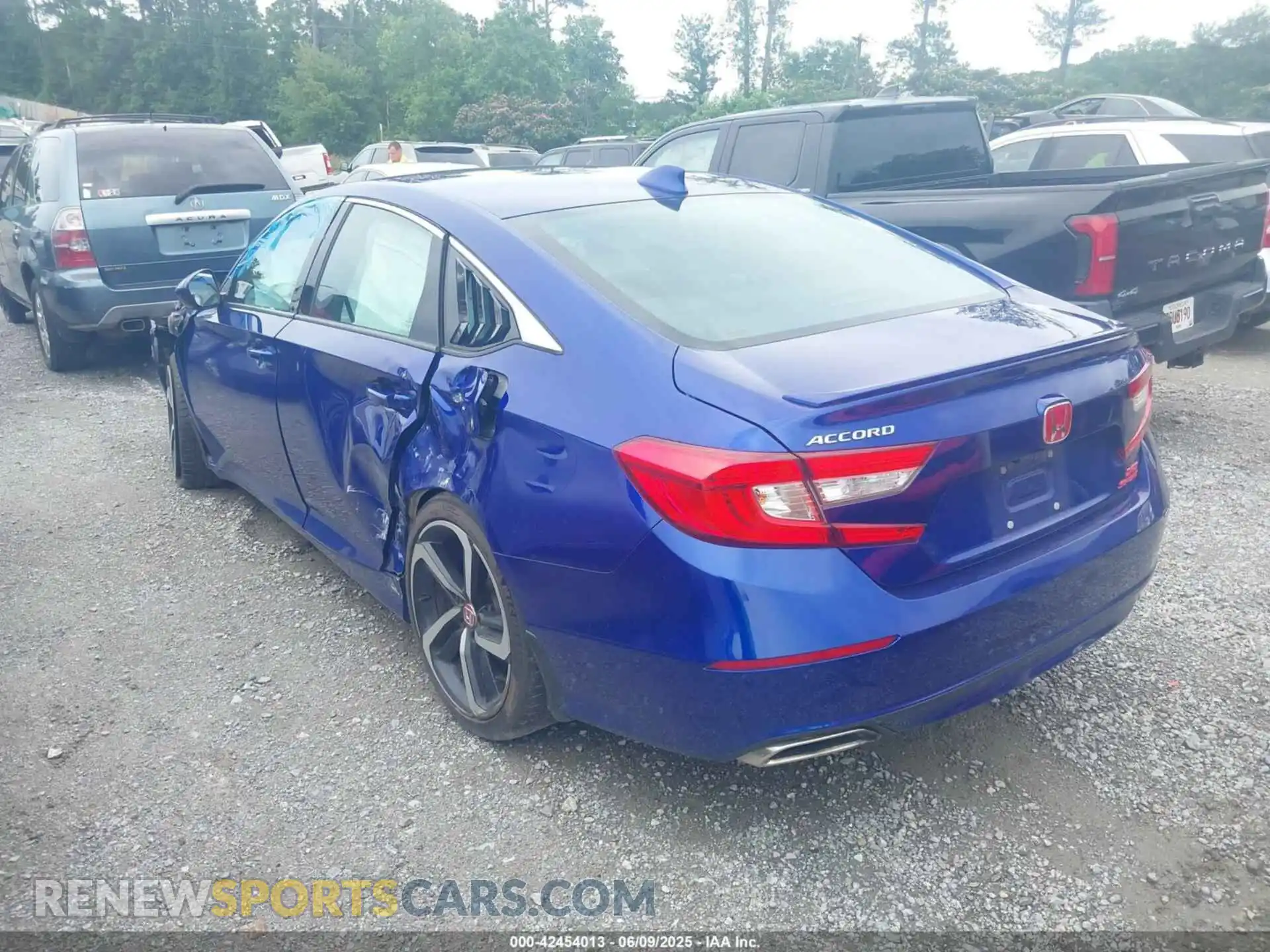 3 Photograph of a damaged car 1HGCV2F35KA015507 HONDA ACCORD 2019