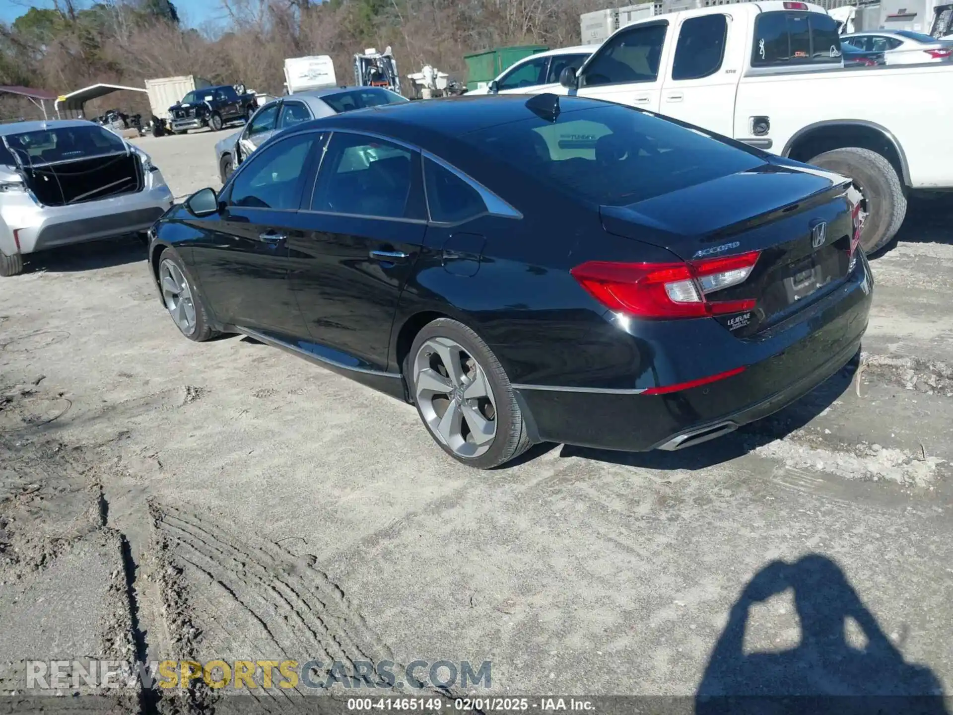 3 Photograph of a damaged car 1HGCV2F94KA003708 HONDA ACCORD 2019