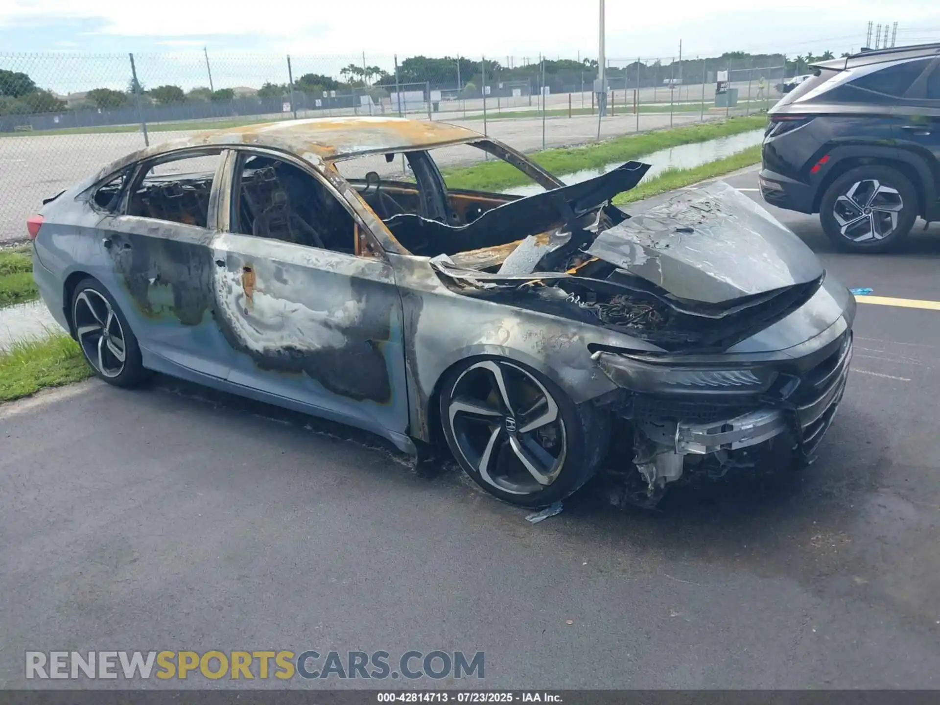 1 Photograph of a damaged car 1HGCV1F38NA016231 HONDA ACCORD 2022