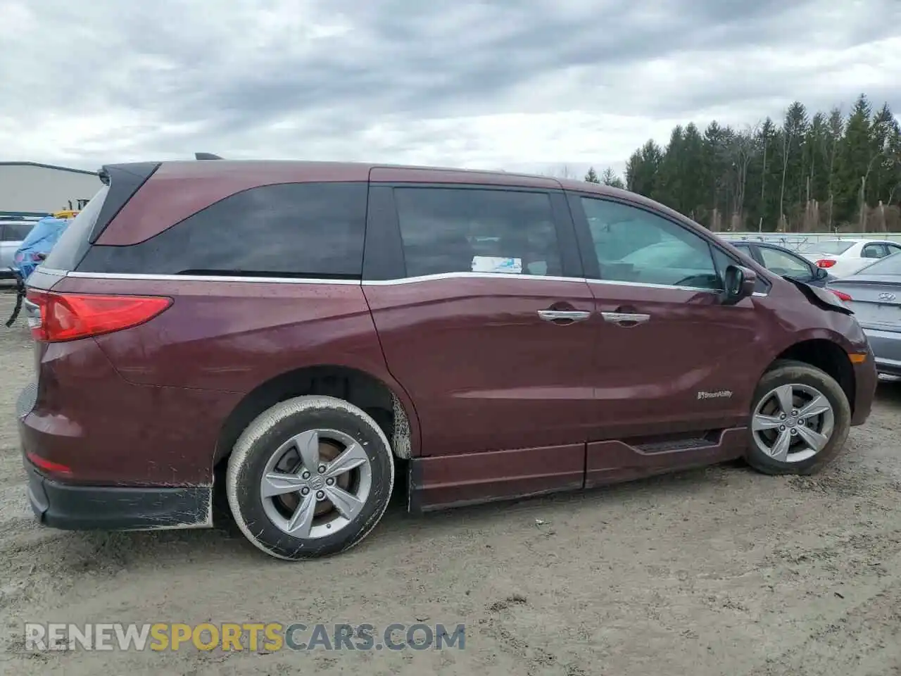 3 fotografías del automóvil dañado 5FNRL6H70KB130948 HONDA All Models 2019