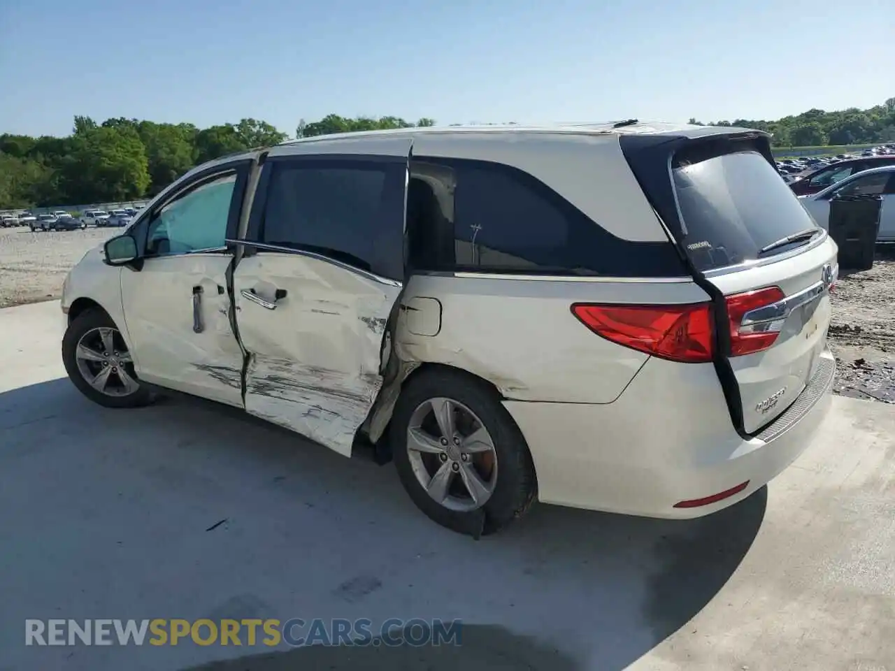 2 fotografías del automóvil dañado 5FNRL6H75KB058466 HONDA All Models 2019