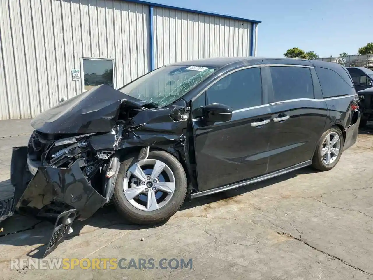 1 Photograph of a damaged car 5FNRL6H79KB069664 HONDA All Models 2019