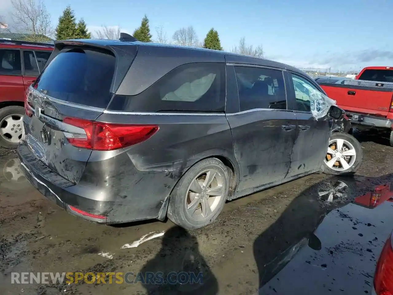 3 Photograph of a damaged car 5FNRL6H57LB014386 HONDA All Models 2020