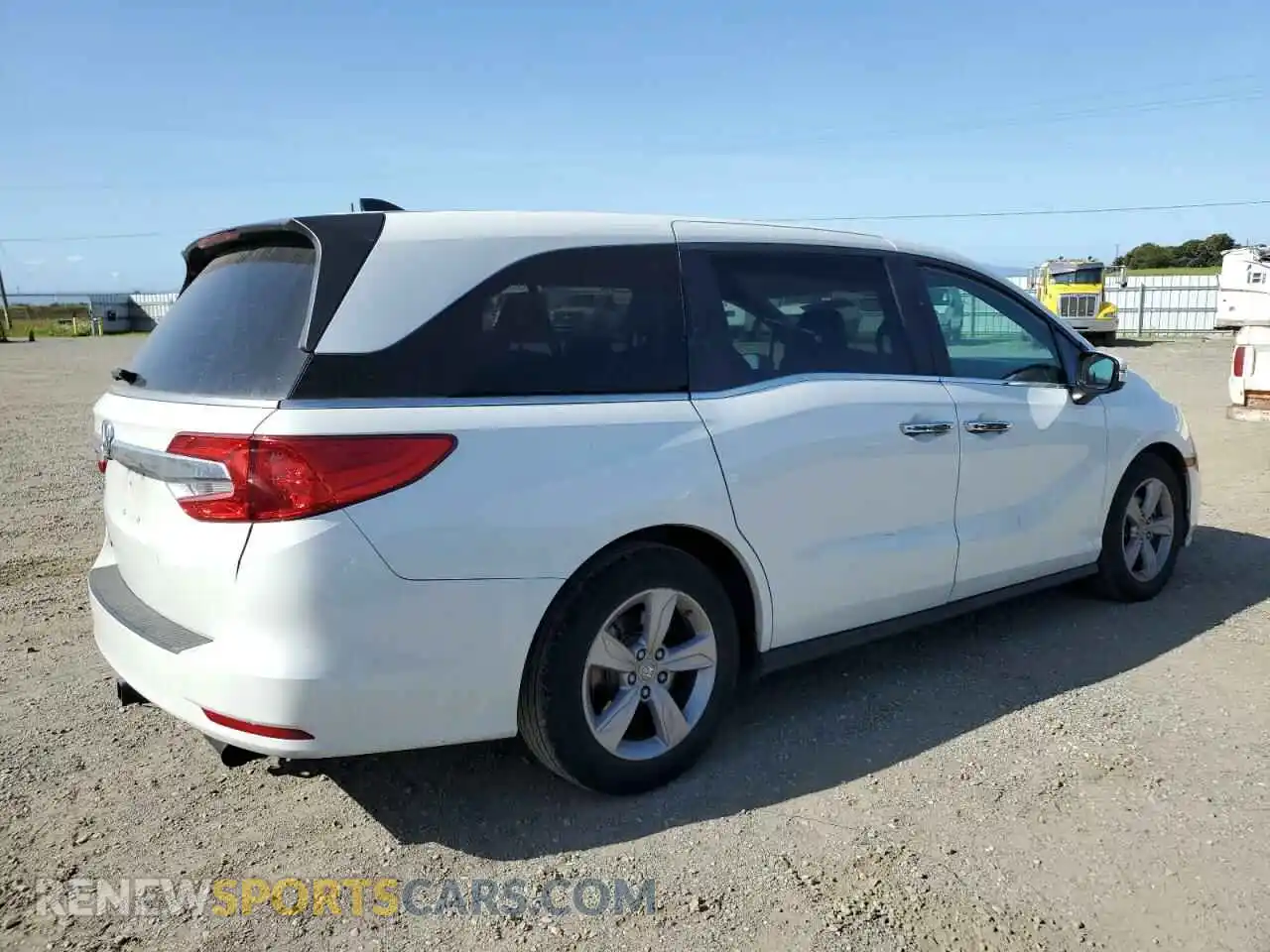 3 Photograph of a damaged car 5FNRL6H70LB000220 HONDA All Models 2020