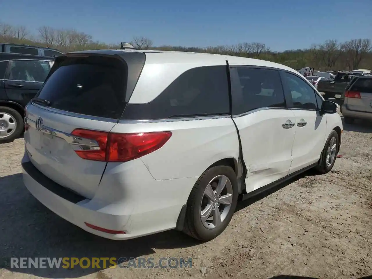 3 Photograph of a damaged car 5FNRL6H71LB069045 HONDA All Models 2020