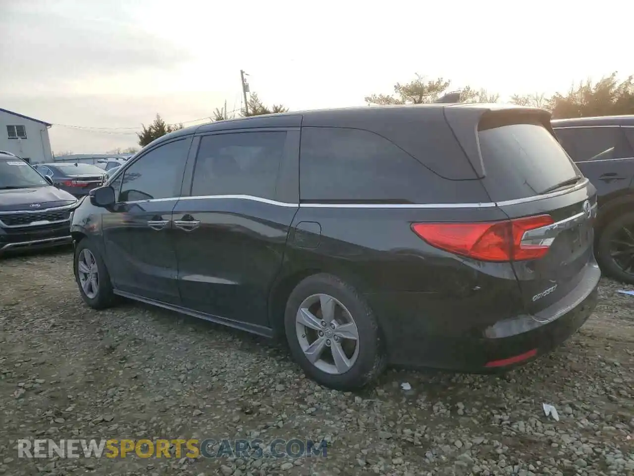 2 fotografías del automóvil dañado 5FNRL6H72LB056563 HONDA All Models 2020