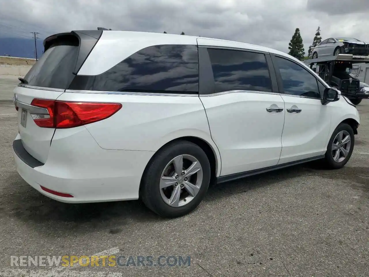 3 Photograph of a damaged car 5FNRL6H7XLB072770 HONDA All Models 2020