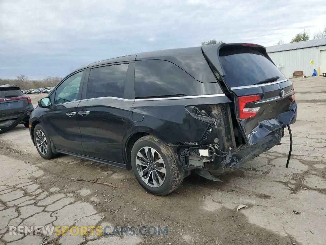 2 Photograph of a damaged car 5FNRL6H70NB031177 HONDA All Models 2022