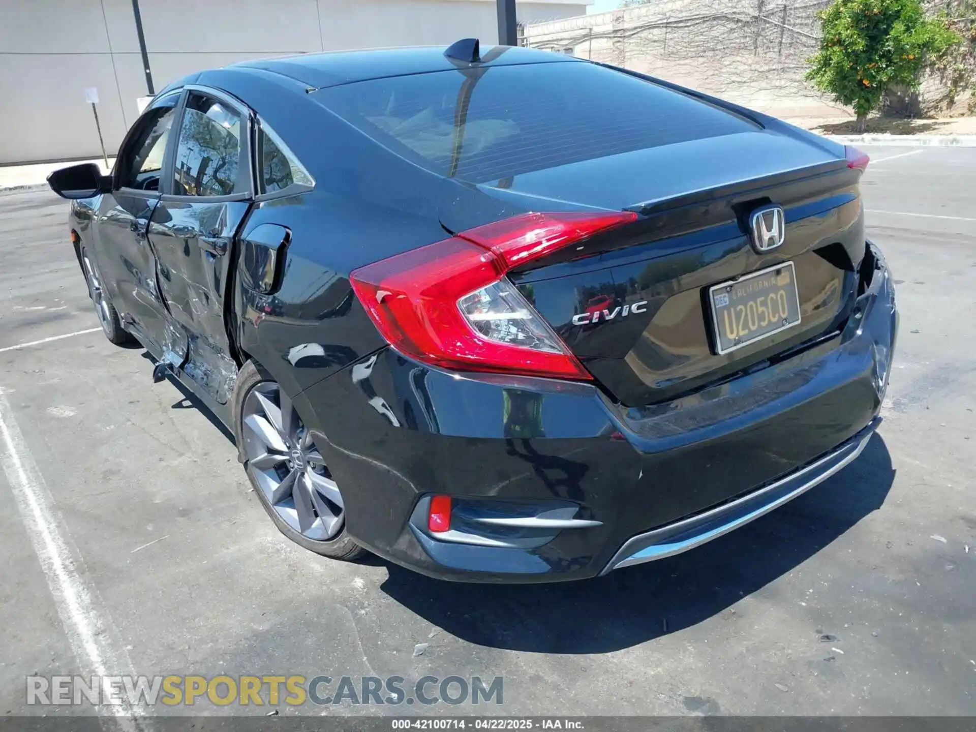 3 Photograph of a damaged car 19XFC1F3XKE215534 HONDA CIVIC 2019