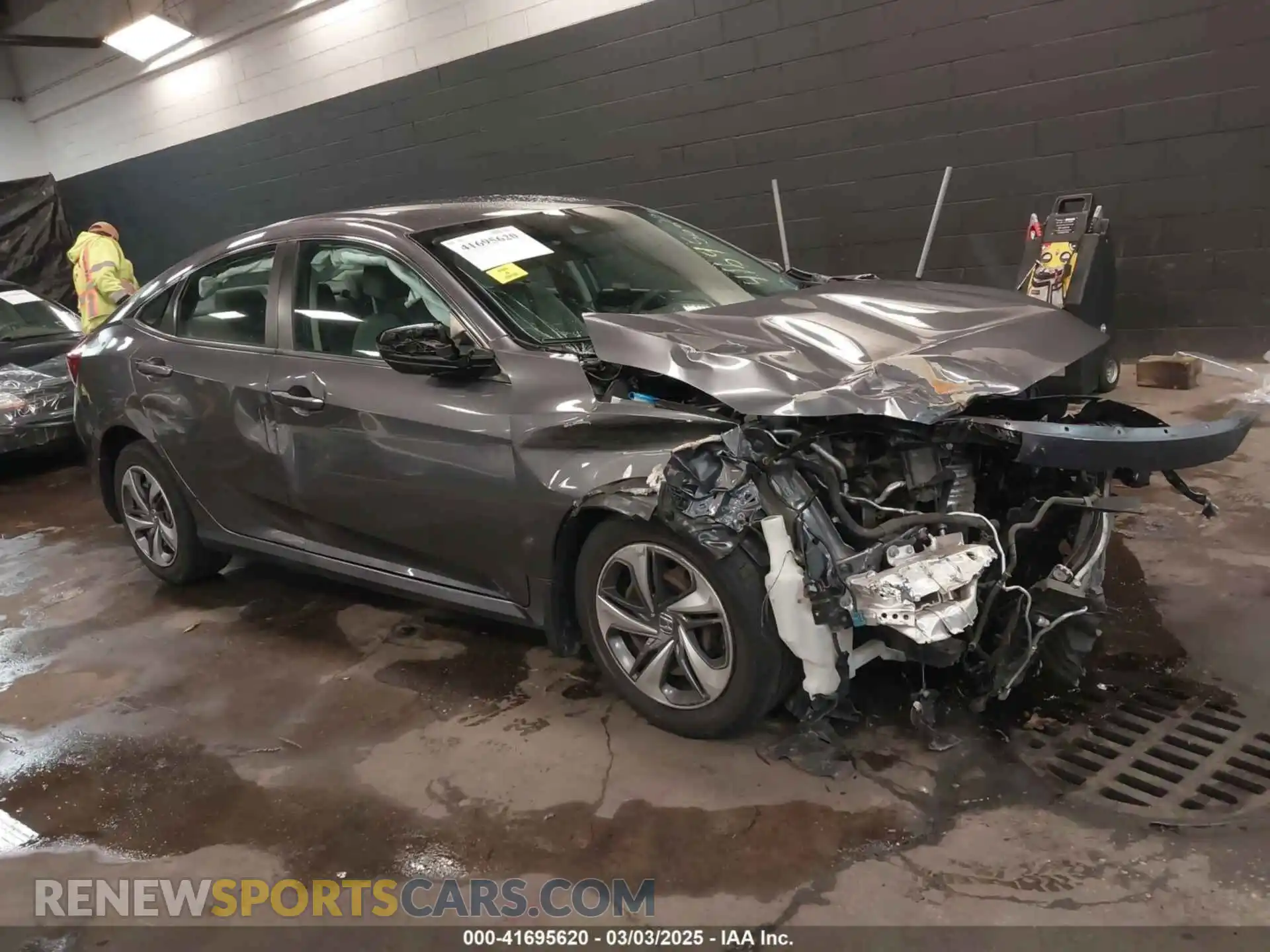 1 Photograph of a damaged car 2HGFC2F60KH556785 HONDA CIVIC 2019