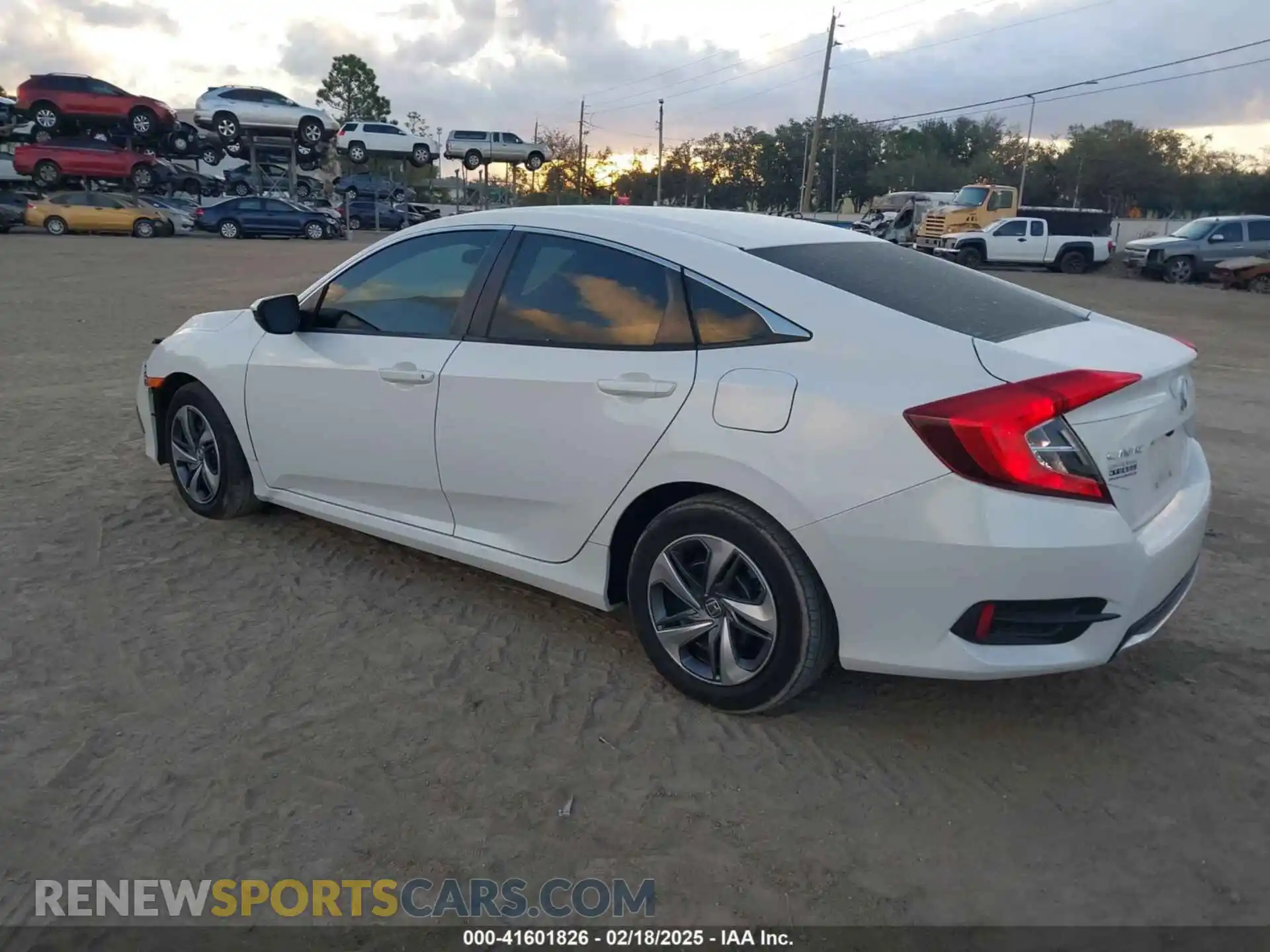 3 Photograph of a damaged car 2HGFC2F62KH573085 HONDA CIVIC 2019