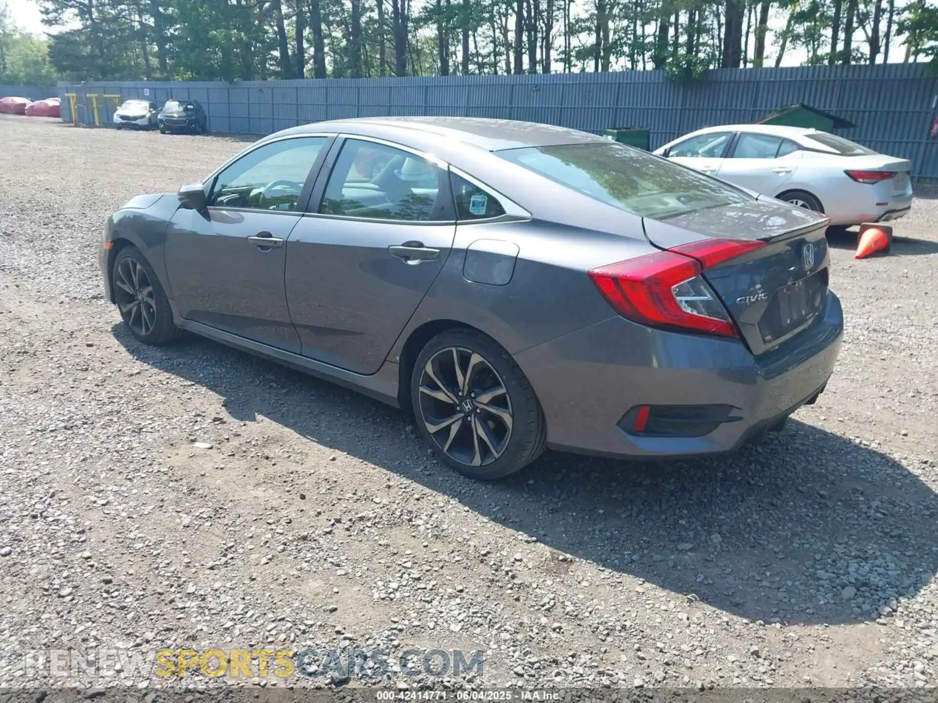 3 fotografías del automóvil dañado 2HGFC2F80KH526865 HONDA CIVIC 2019