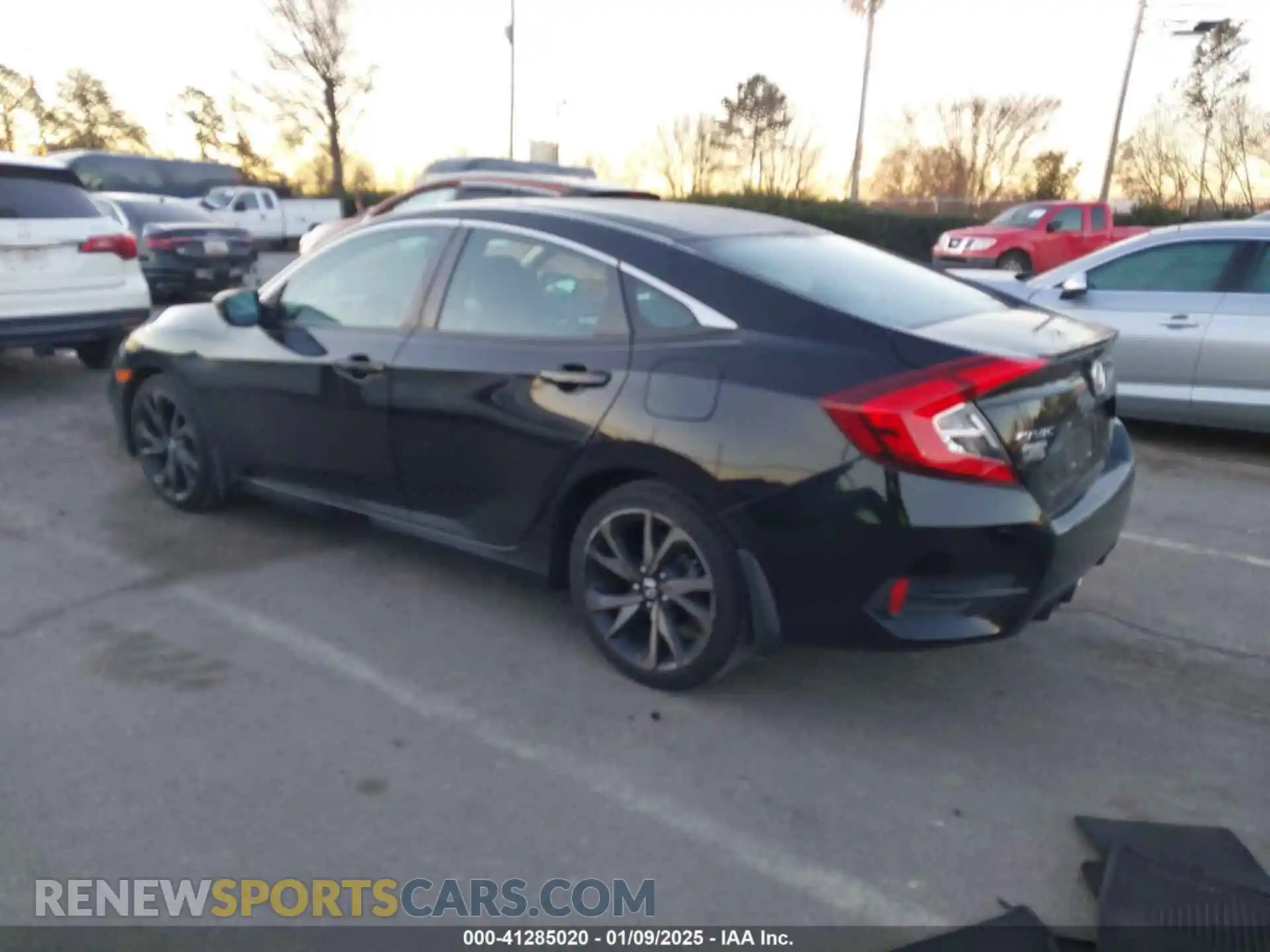3 Photograph of a damaged car 2HGFC2F82KH525734 HONDA CIVIC 2019