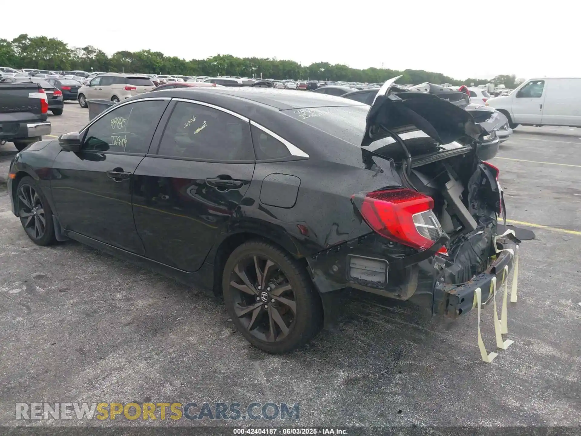 3 Фотография поврежденного автомобиля 2HGFC2F82KH545479 HONDA CIVIC 2019