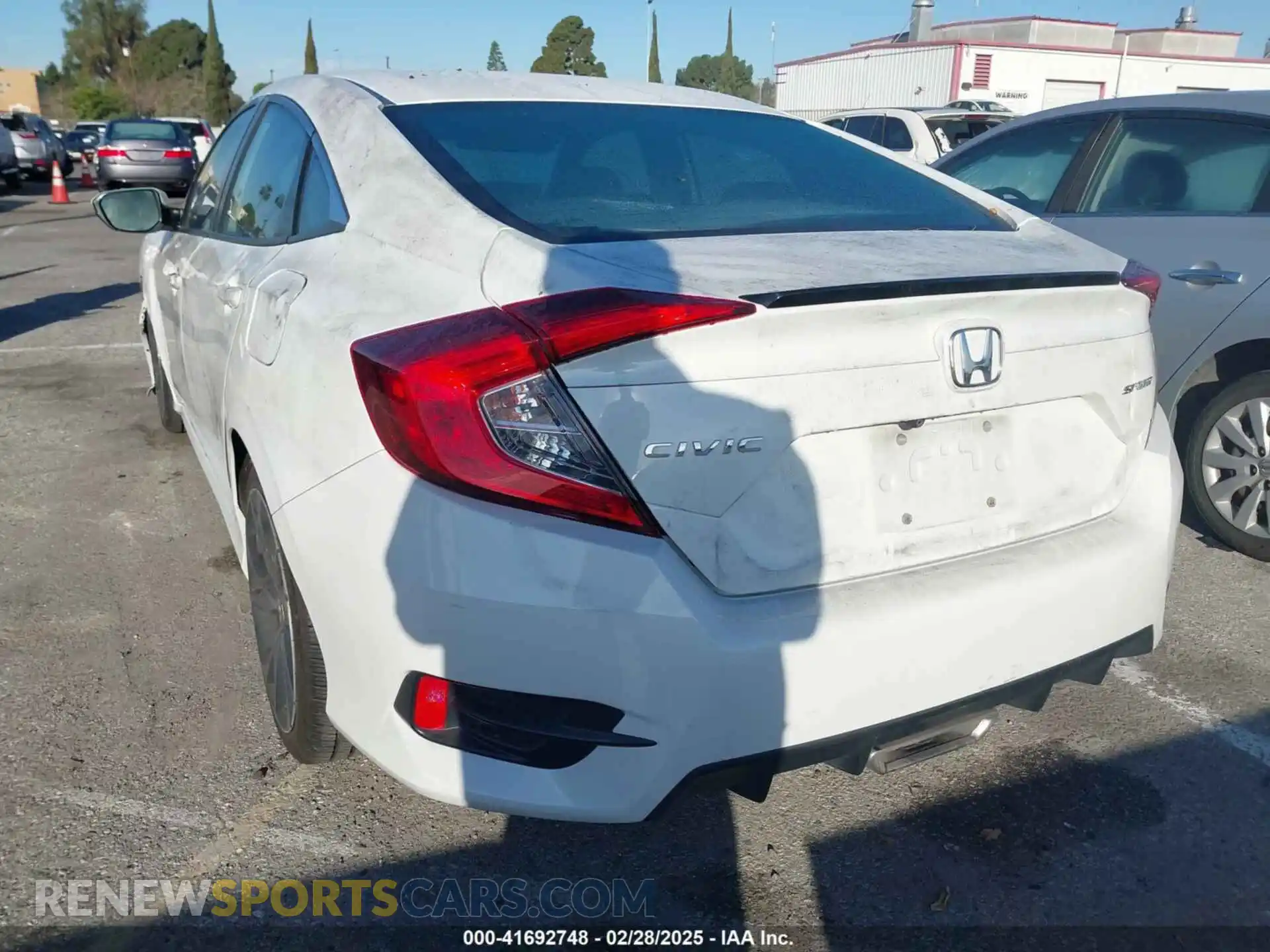 3 Photograph of a damaged car 2HGFC2F82KH601372 HONDA CIVIC 2019