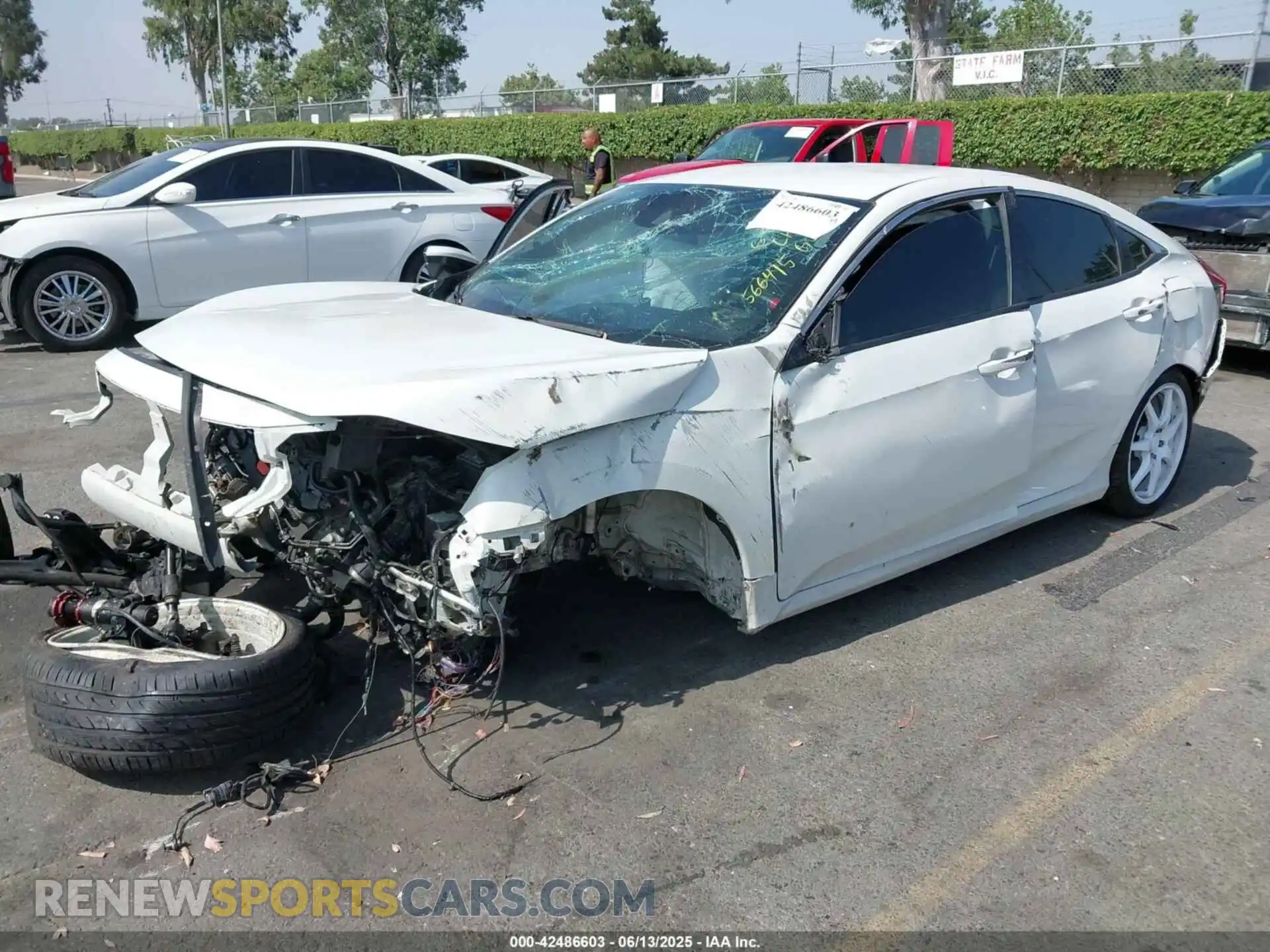 2 Фотография поврежденного автомобиля 2HGFC2F84KH566415 HONDA CIVIC 2019