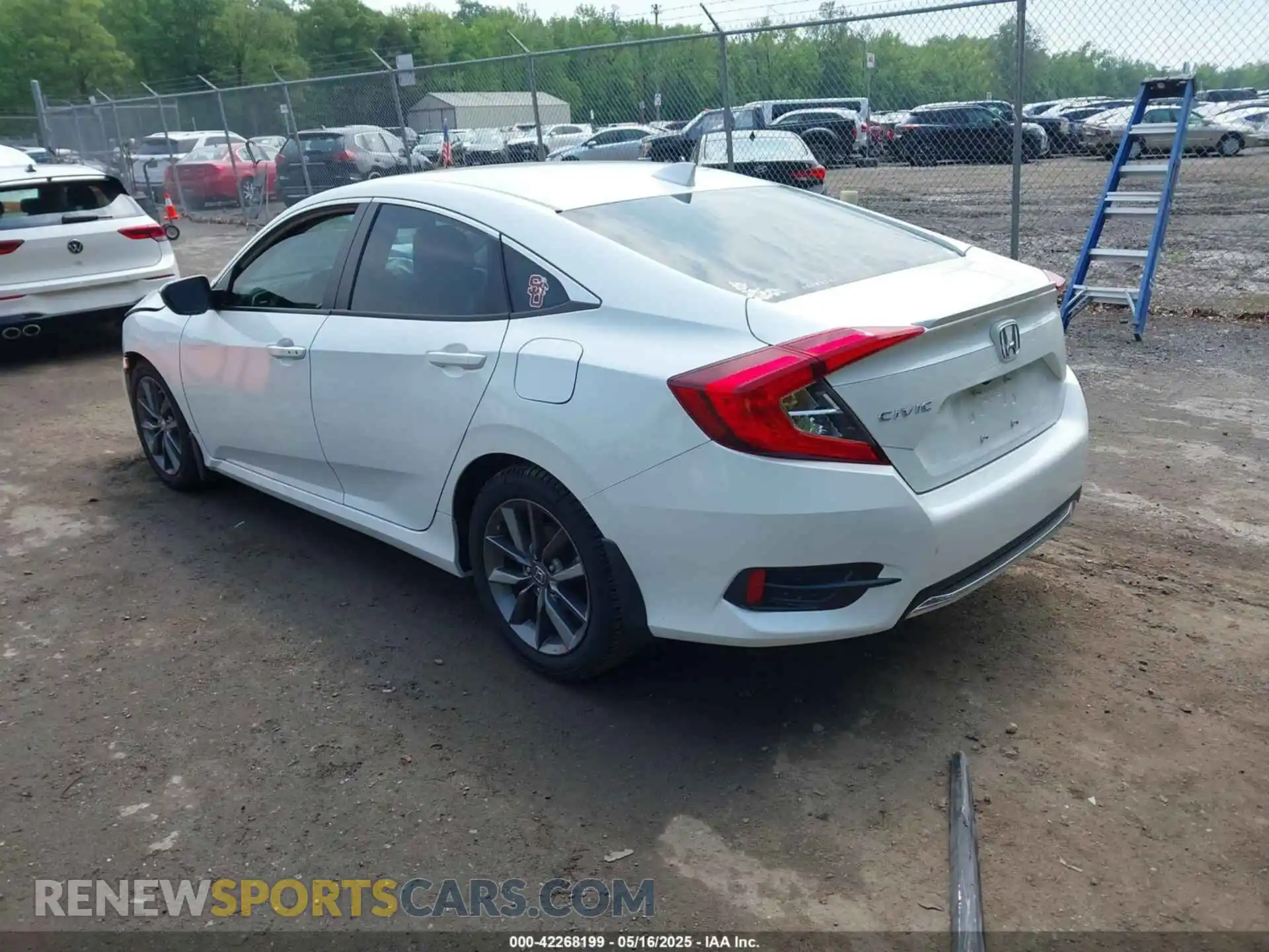 3 Photograph of a damaged car 19XFC1F37LE211832 HONDA CIVIC 2020