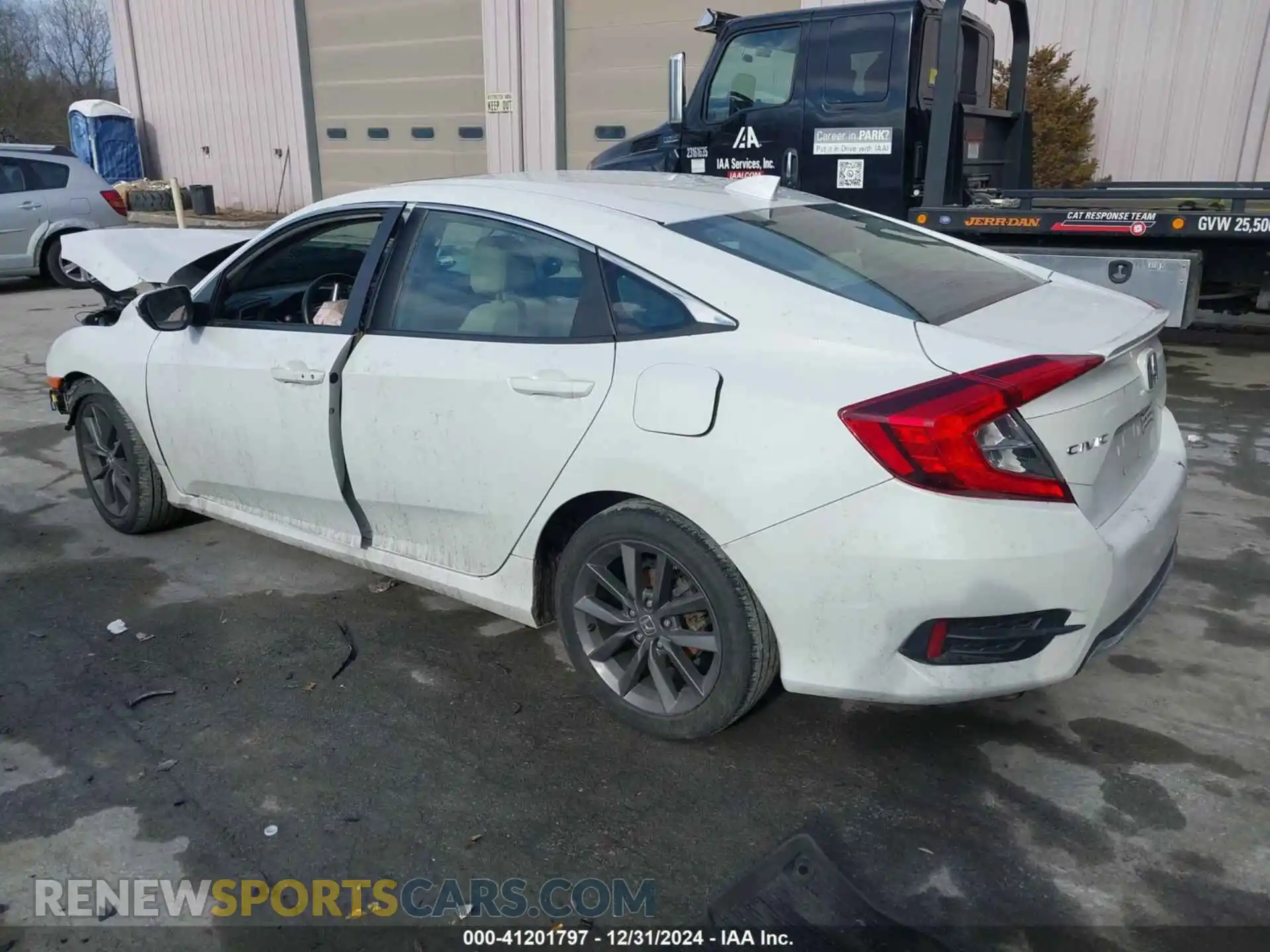 3 Фотография поврежденного автомобиля 19XFC1F38LE206462 HONDA CIVIC 2020