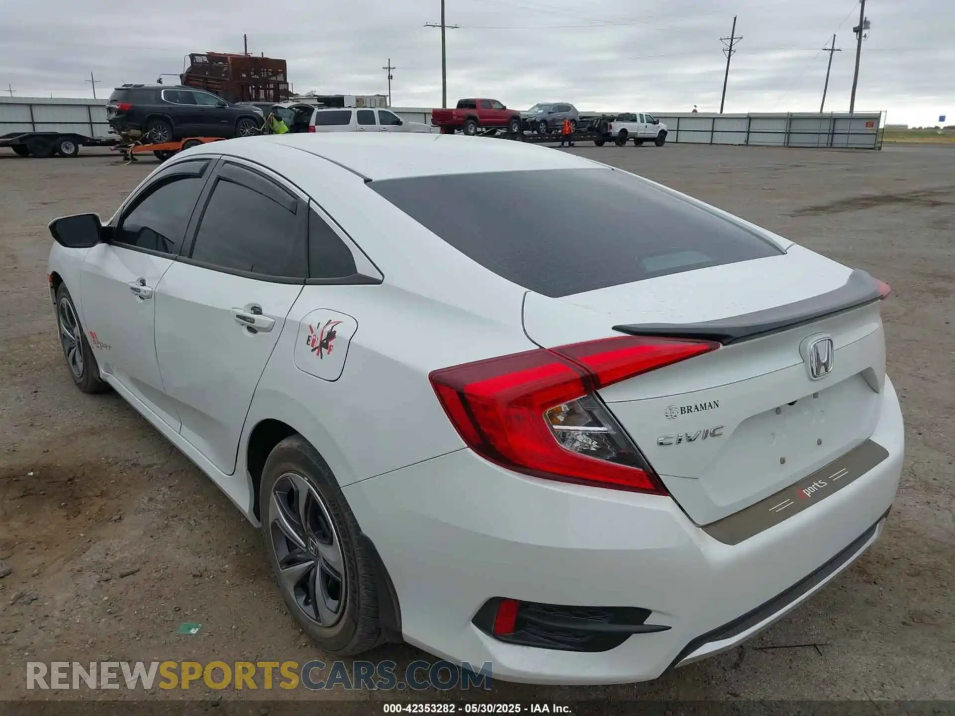 3 Photograph of a damaged car 19XFC2F66LE011699 HONDA CIVIC 2020