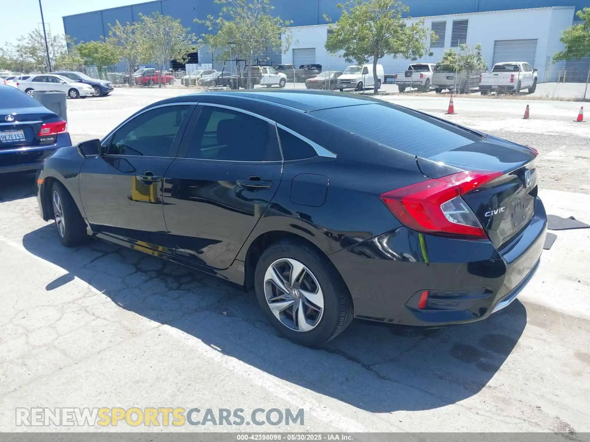 3 fotografías del automóvil dañado 19XFC2F66LE213975 HONDA CIVIC 2020