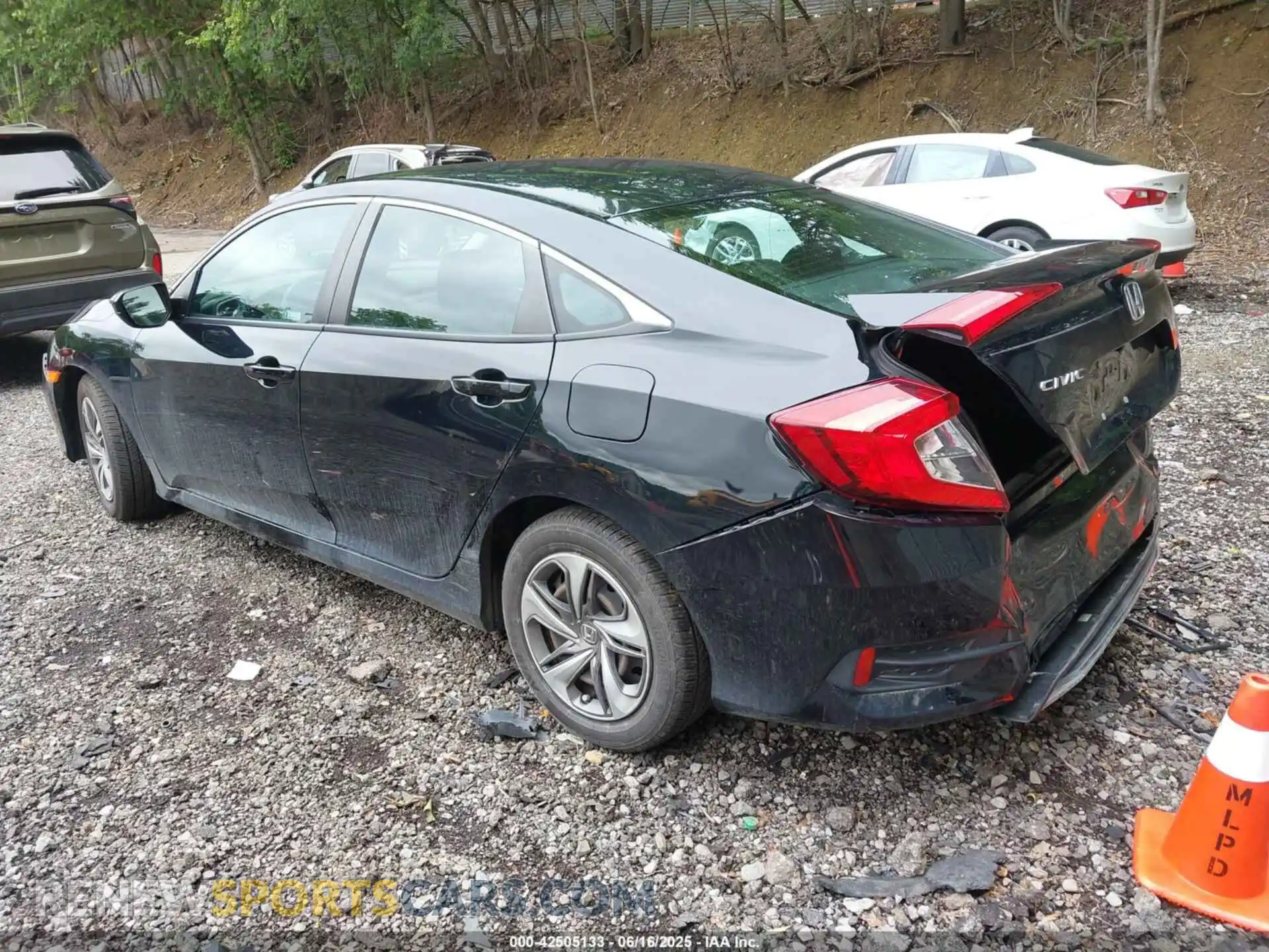 3 Photograph of a damaged car 19XFC2F66LE216892 HONDA CIVIC 2020