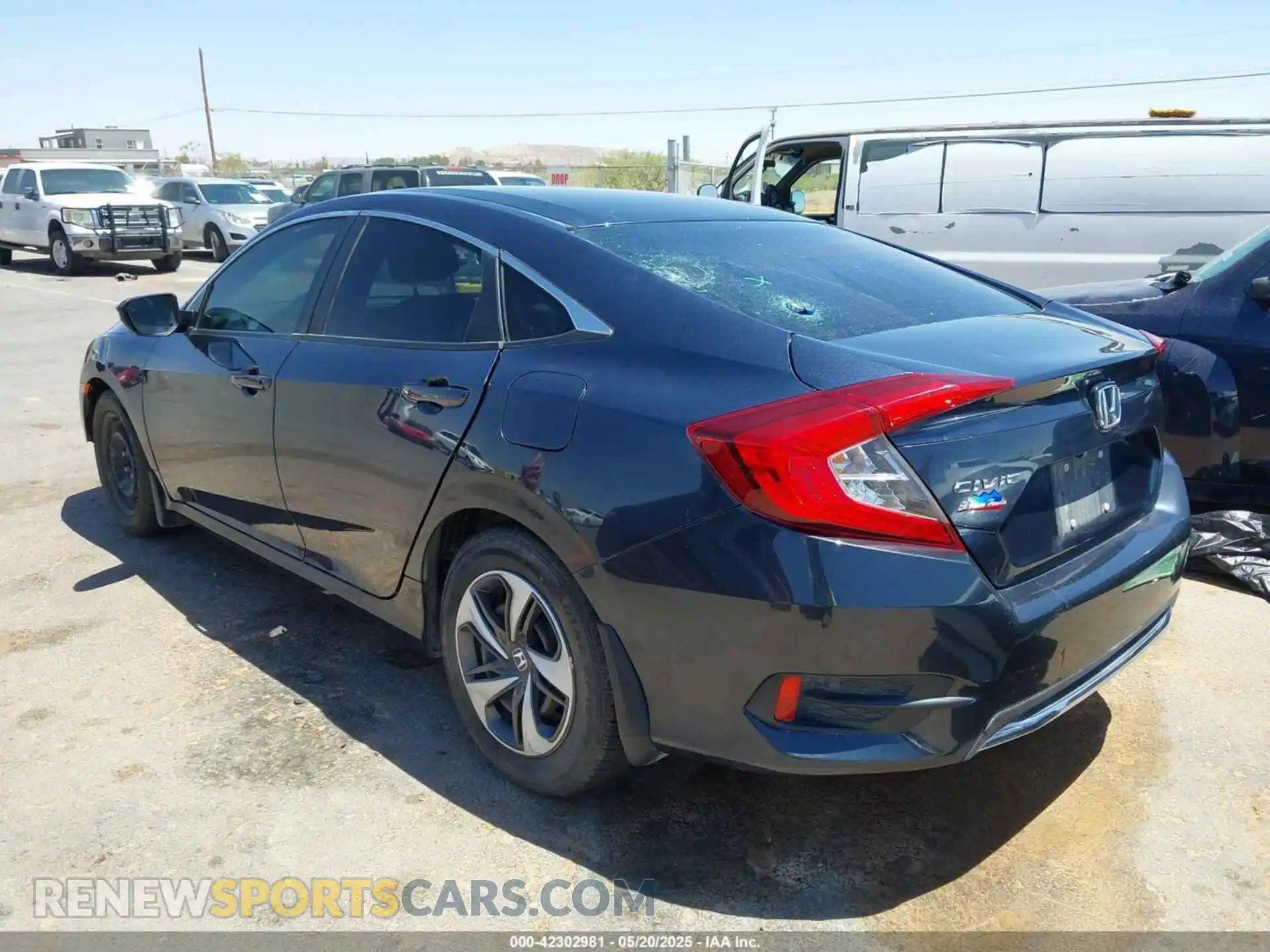 3 Photograph of a damaged car 19XFC2F69LE016136 HONDA CIVIC 2020