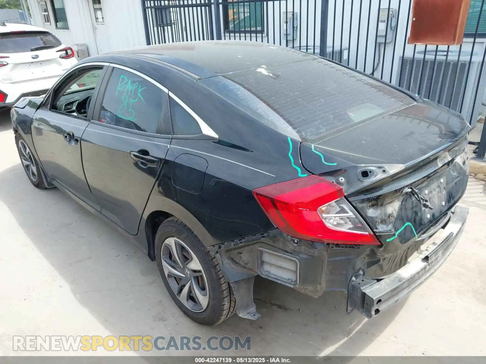 3 Photograph of a damaged car 19XFC2F6XLE010264 HONDA CIVIC 2020