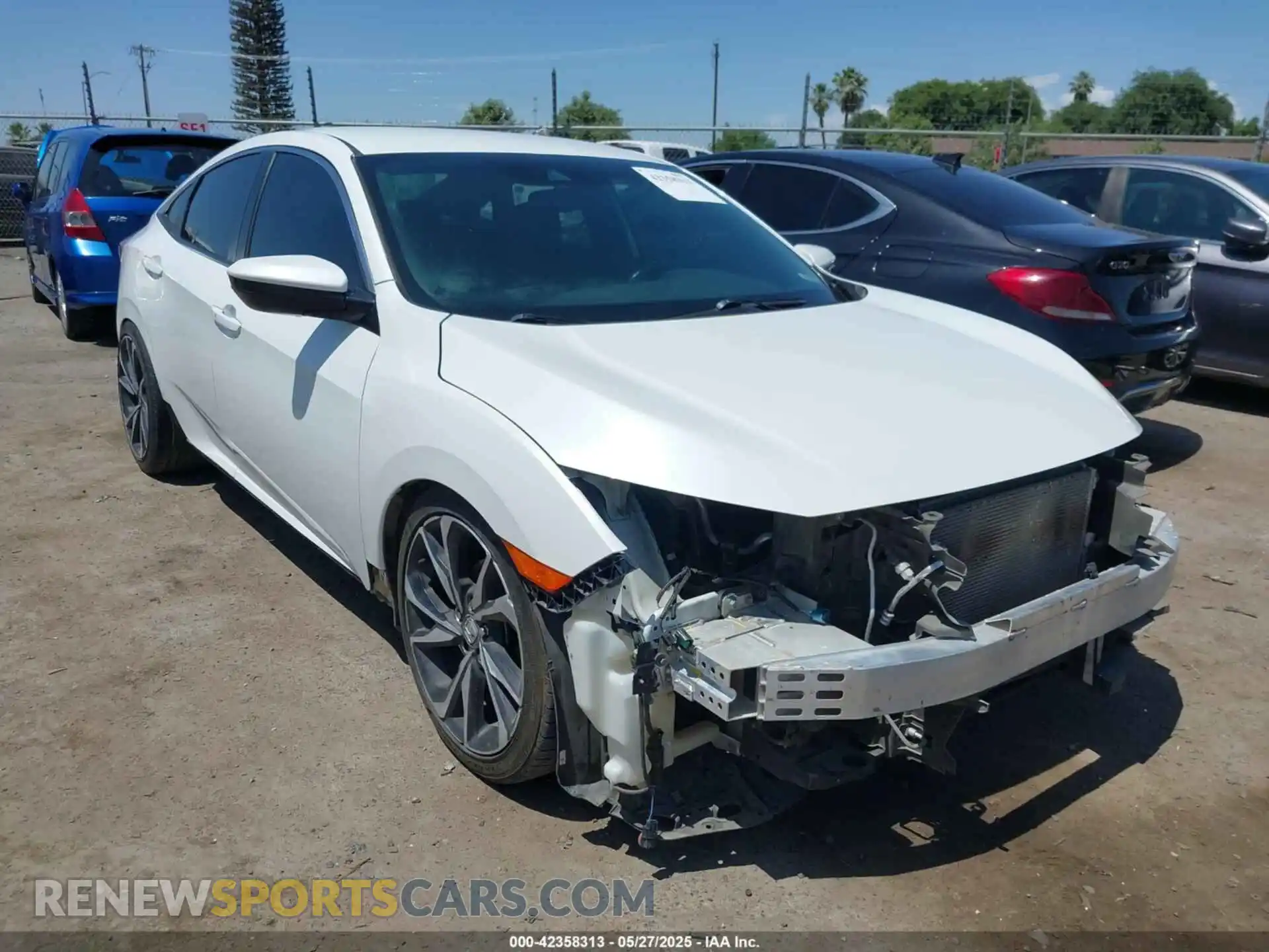 1 Photograph of a damaged car 19XFC2F83LE215720 HONDA CIVIC 2020