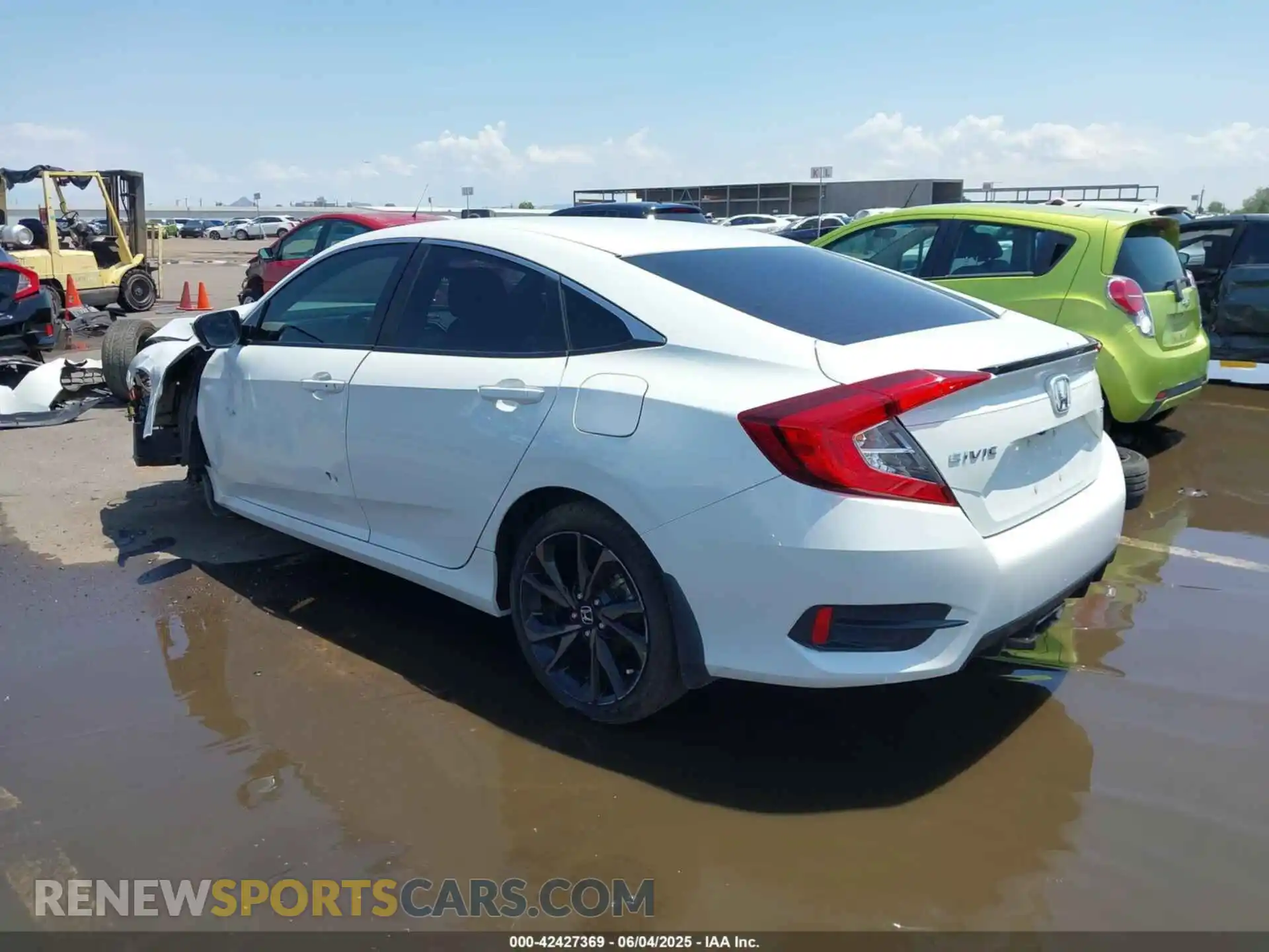 3 Photograph of a damaged car 19XFC2F85LE000825 HONDA CIVIC 2020