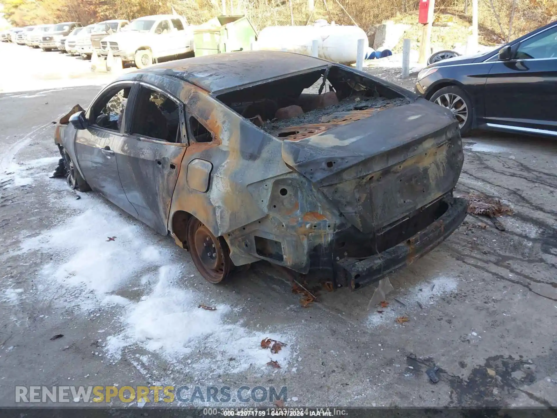 3 Photograph of a damaged car 2HGFC2F65LH530958 HONDA CIVIC 2020